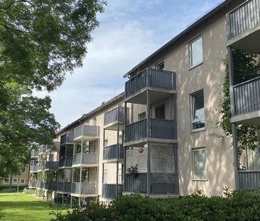 3 ZKB mit Balkon in verkehrsgünstiger Lage! - Photo 1