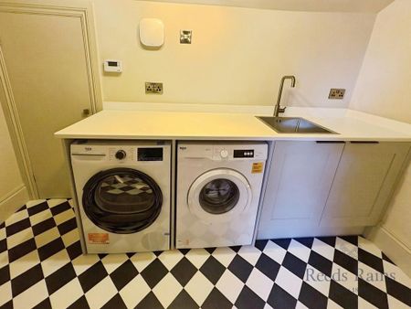 3 bedroom apartment to rent - Photo 3