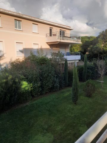 Location Appartement 2 pièces 39m² MARSEILLE 13ème - Photo 3