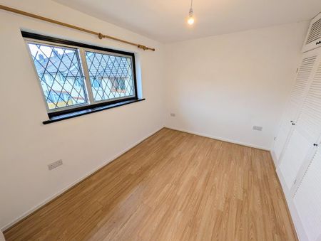 3 bedroom terraced house to rent - Photo 2