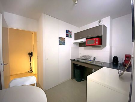 Location Appartement 1 pièce 24m² - Photo 4