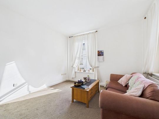 2 bedroom property to rent - Photo 1