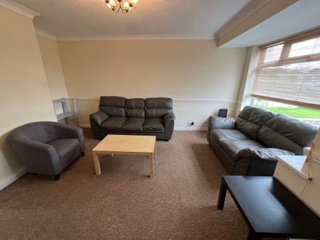 Low Moor Avenue, Fulford - P2070 - Photo 3