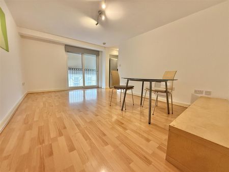 Waterloo Road, Stalybridge - Photo 4