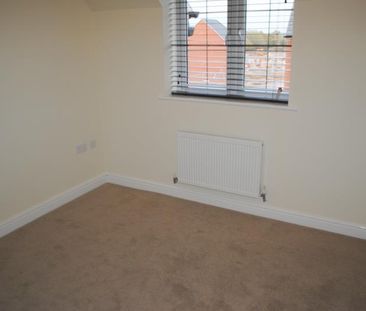 2 bedroom semi-detached house to rent - Photo 3
