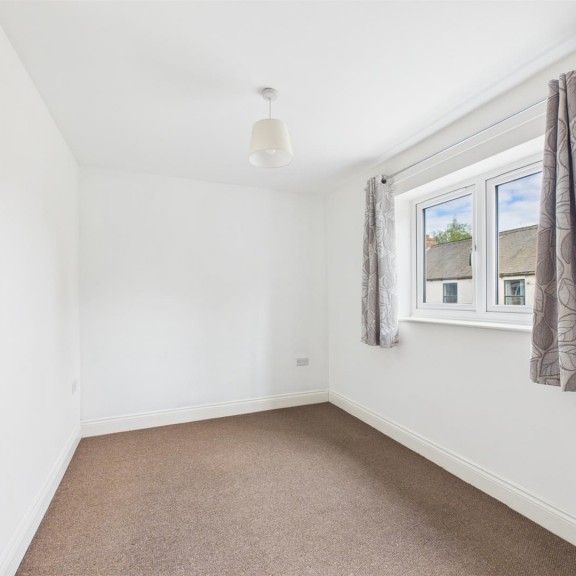 2 BED Flat To rent - Photo 1
