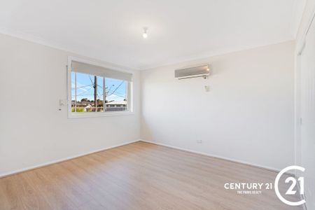 Renovated 3 Bedroom Home! - Photo 3