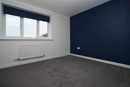 3 bedroom detached house to rent - Photo 2