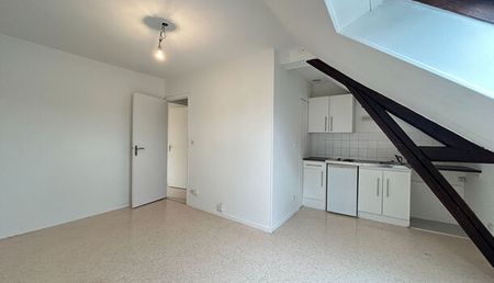 Appartement 2 pièces 28m2 REIMS 460 euros - Photo 3