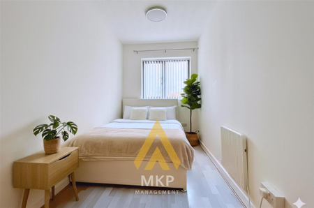 2 bedroom flat to rent - Photo 2