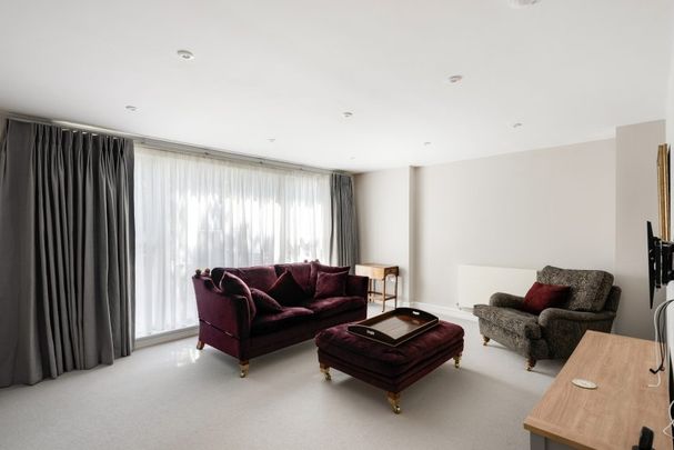 3 Bed House - Photo 1