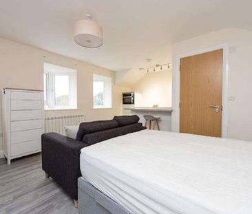 Russell Court, Kidlington, Oxfordshire, OX5 - Photo 2