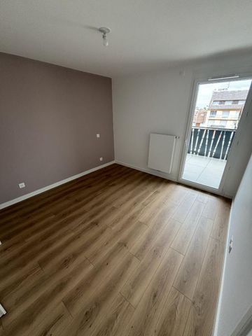 Location Appartement 2 pièces 42m² VALLEIRY 74520 - Photo 3
