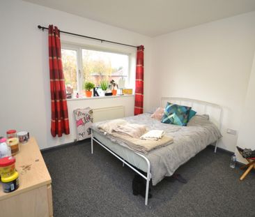 2 bed Mid Terraced House for Rent - Photo 6