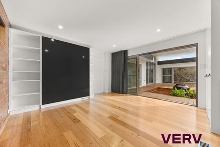 MODERN FAMILY OASIS - Photo 5