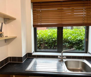 3 bedroom flat to rent - Photo 6