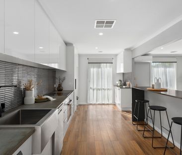Fully Renovated Family Home - Photo 5