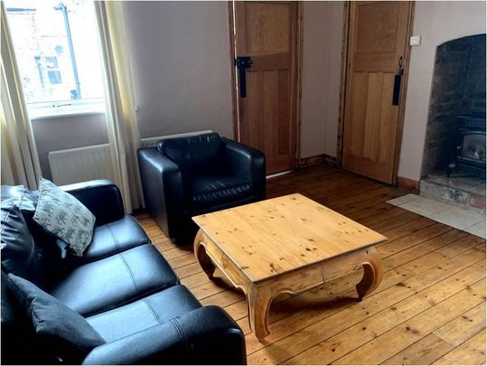 3 bedroom flat to rent - Photo 1