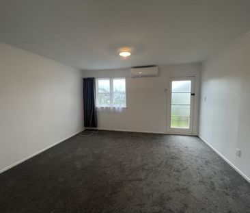 Fully Renovated 2 Beddy - Photo 6
