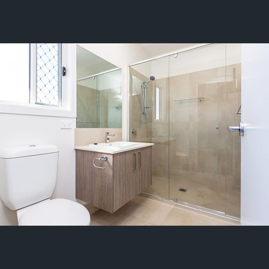 2/186 Denton Park Drive, Aberglasslyn, NSW 2320 - Photo 1