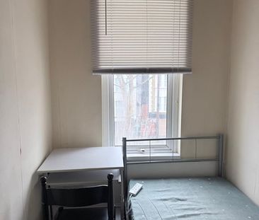 Room in a Shared House, Leytonstone, E11 - Photo 4