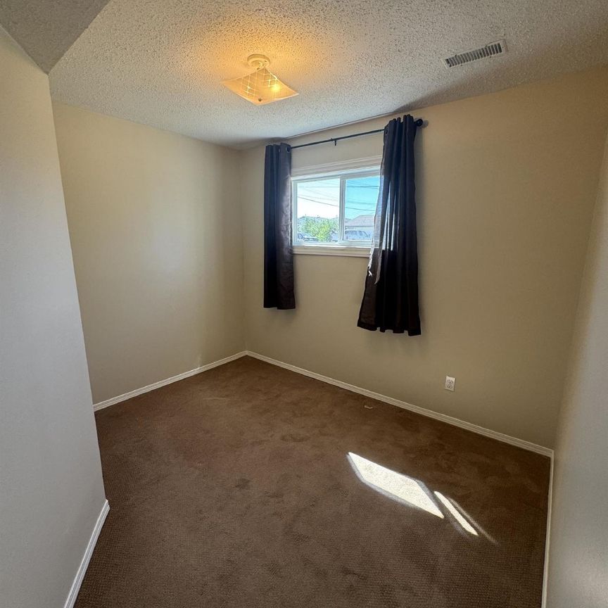 KOEHN RESIDENCE - LOWER - Photo 1