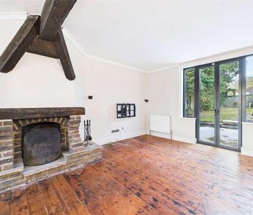 Pinehill Road, Crowthorne, Berkshire, RG45 - Photo 1