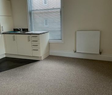 1 bedroom ground floor flat to rent - Photo 6