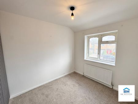 3 bedroom semi-detached house to rent - Photo 2