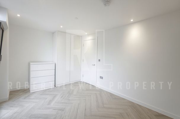 Stunning One-Bedroom Apartment with Gym Access in Avenue Road, N6 5DS - Photo 1