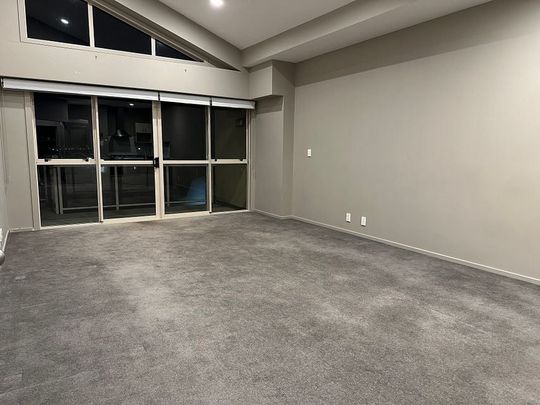 3 Beds - Spacious - Warm - Harbour Views - Photo 1