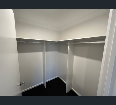 16 Nook Place, Shepparton, Vic 3630 - Photo 1