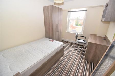 8 bedroom apartment to rent - Photo 4