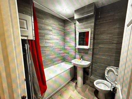 3 bedroom property to rent - Photo 3