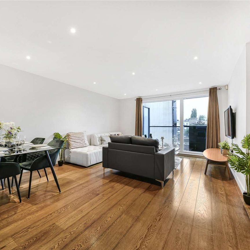 Modern two bed, two bathroom apartment set on Abbey Road - Photo 1