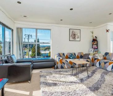 Sun Filled Family Home in Massey - Photo 5