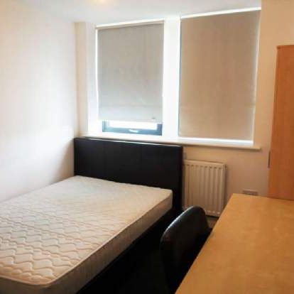 1 bedroom property to rent in Salford - Photo 1