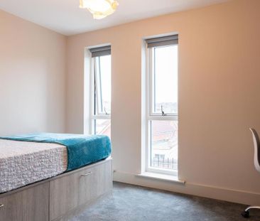 7 bedroom flat to rent - Photo 2