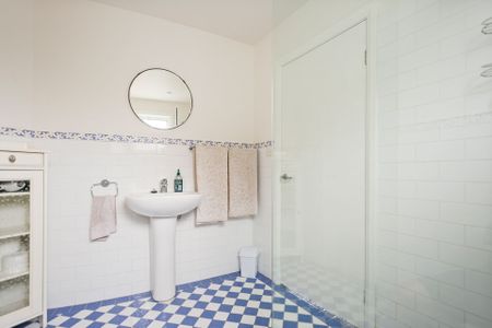 Stunning Coastal Living - Photo 4