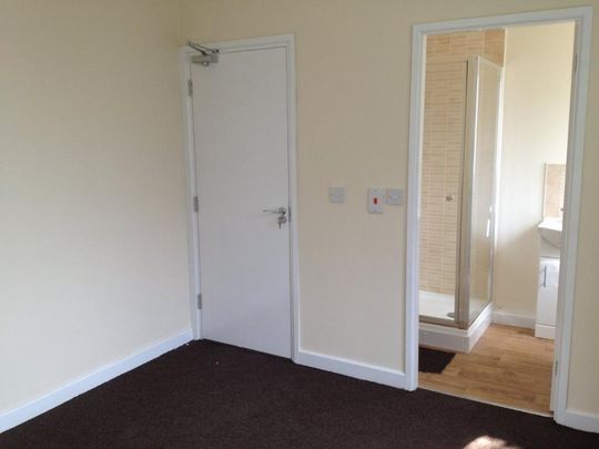 Studio to rent - Photo 1