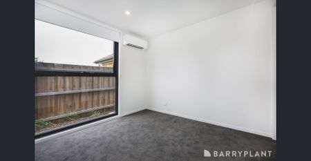 Brand New Stylish Two-Bedroom Townhouse in a Prime Yarraville Location - Photo 4