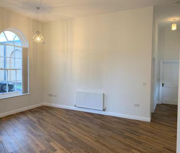 2 bedroom semi-detached house to rent - Photo 2