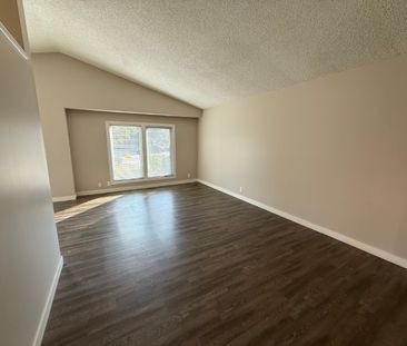 Spacious 4-Bedroom Home for Rent - Photo 4