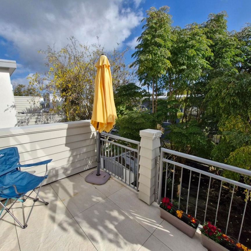 Modern 1-Bedroom Apartment in AlbanyÃ¢€™s Premier Complex - Photo 1