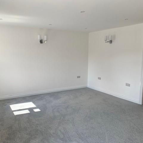 4 bedroom terraced house to rent - Photo 1