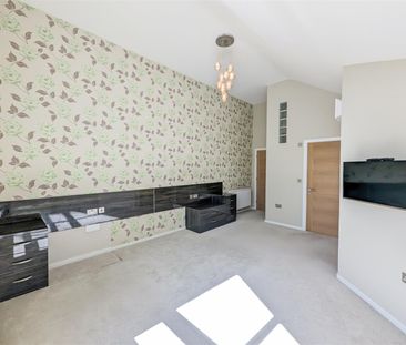 4 Bedroom House - Photo 6