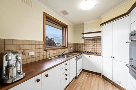 2/30 Thomas Street, Doncaster East - Photo 4