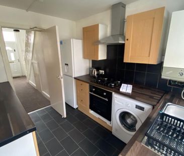 4 bedroom house share to rent - Photo 1