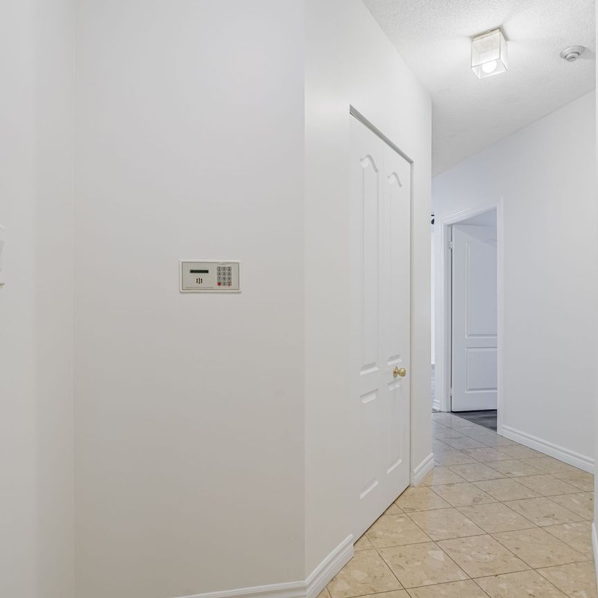 For Lease - 398 Eglinton Avenue Unit# 107, Toronto, Ontario - Photo 1