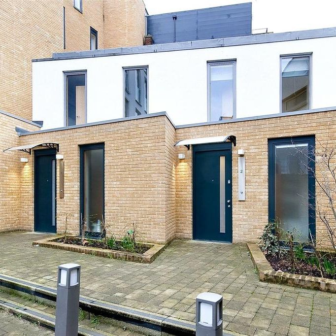 2 bedroom semi-detached house to rent - Photo 1